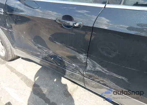 2014 Ford Escape Titanium z USA, uszkodzony, nr VIN 1FMCU0J97EUB49449